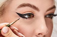 Tips For Applying Liquid Eyeliner Without Smudging